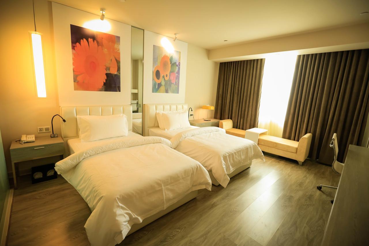Metropolo Jin Jiang Hotels Turpan Administrative The Heart Of Pai Exteriör bild