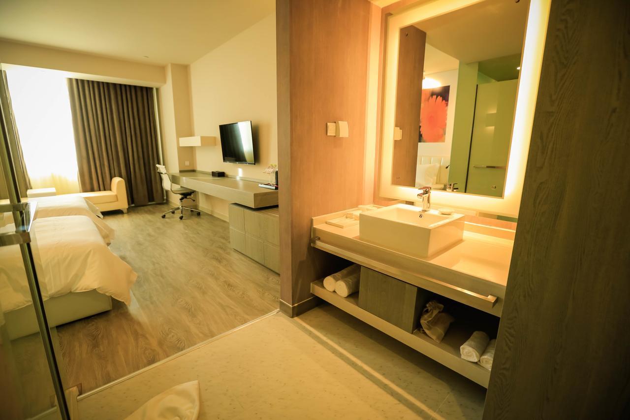 Metropolo Jin Jiang Hotels Turpan Administrative The Heart Of Pai Exteriör bild
